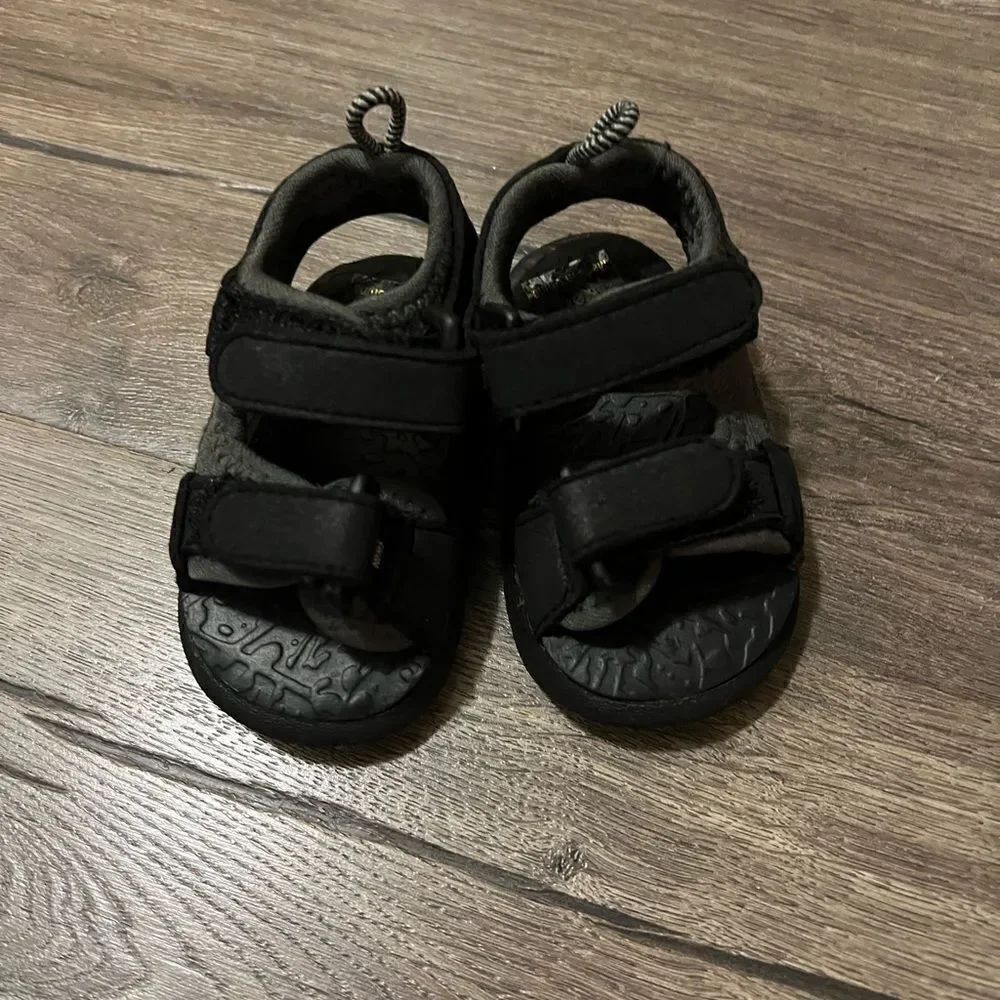 Baby toddler sandals size 1